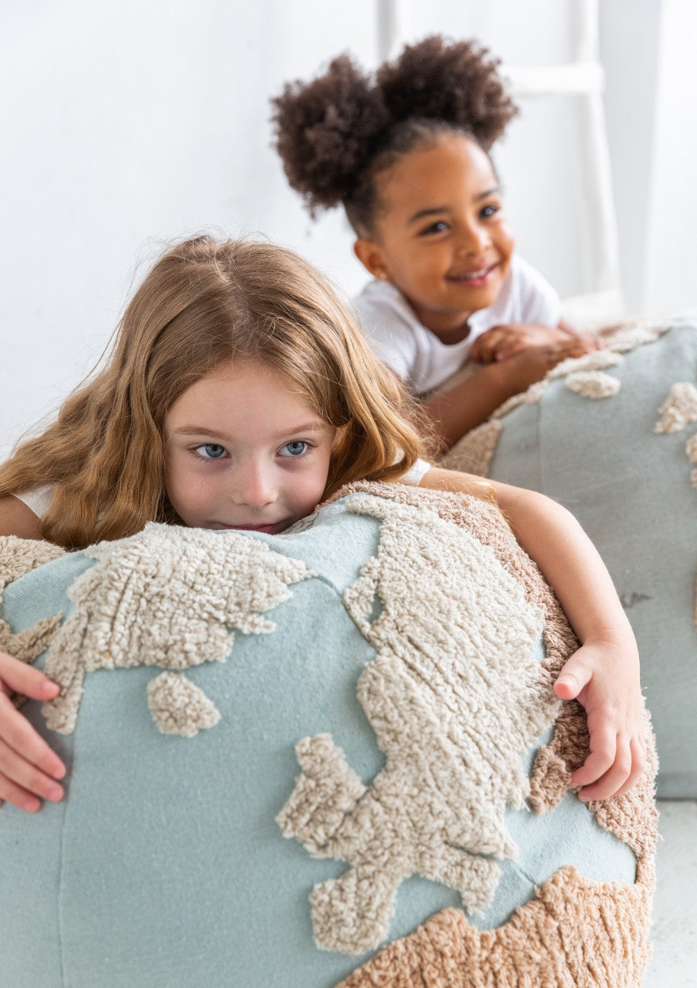 Lorena Canals Sitzpouf 'World Map'
