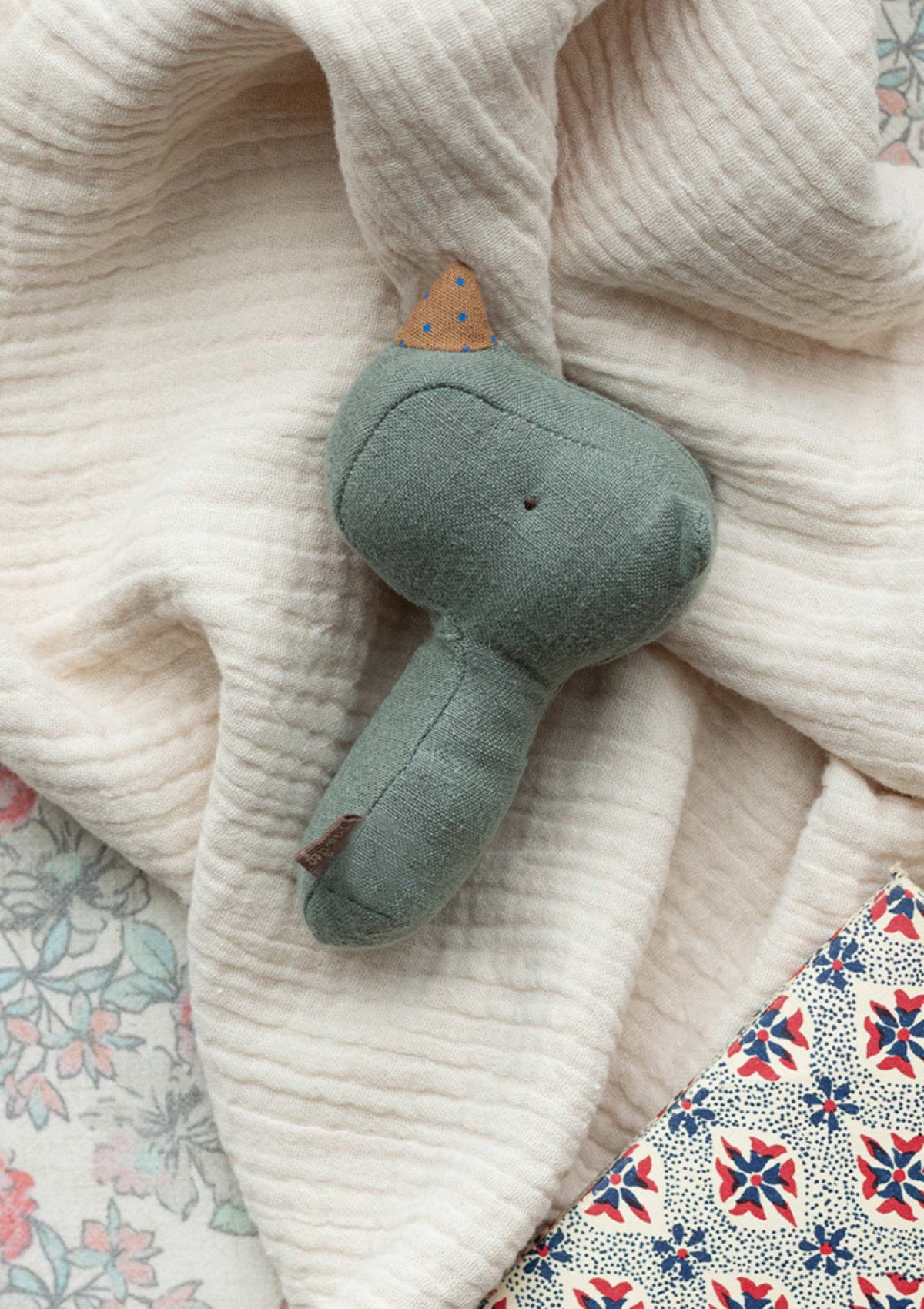 Maileg Rassel 'Lullaby Friends – Nashorn' Kiefer