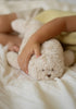 Einschlaf-Robbe mit Licht 'Organic Humming Seal' Sand