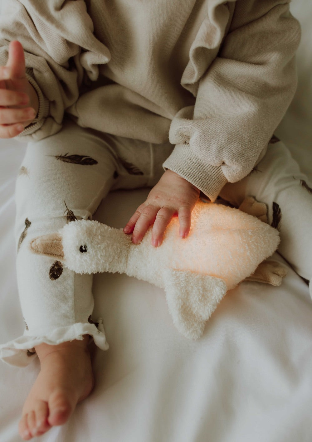 flow AMSTERDAM Kuscheltier mit Nachtlicht 'Liva' beige