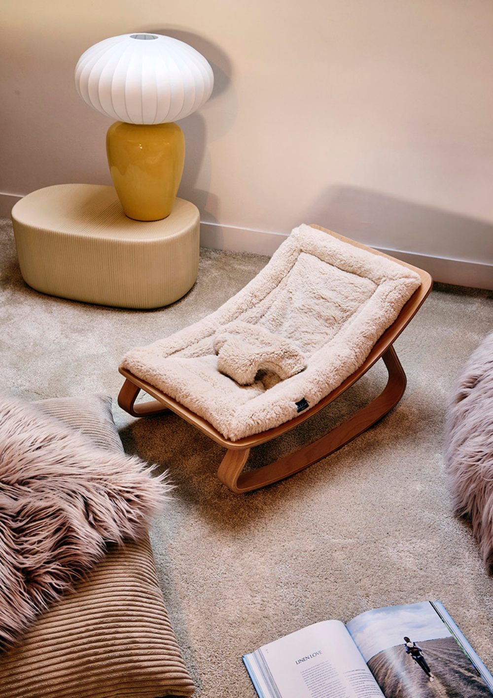 Charlie Crane Babywippe 'LEVO' Fur Milk