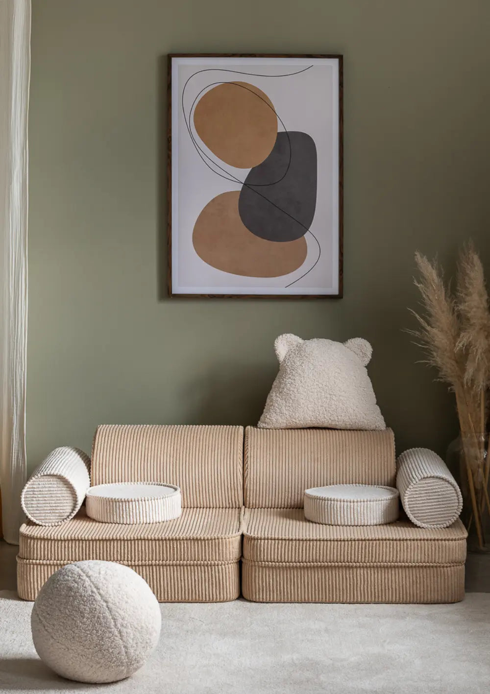 Das hellbraune modulare Wigiwama Kindersofas Cord Brown Sugar in einem modernen Zimmer.