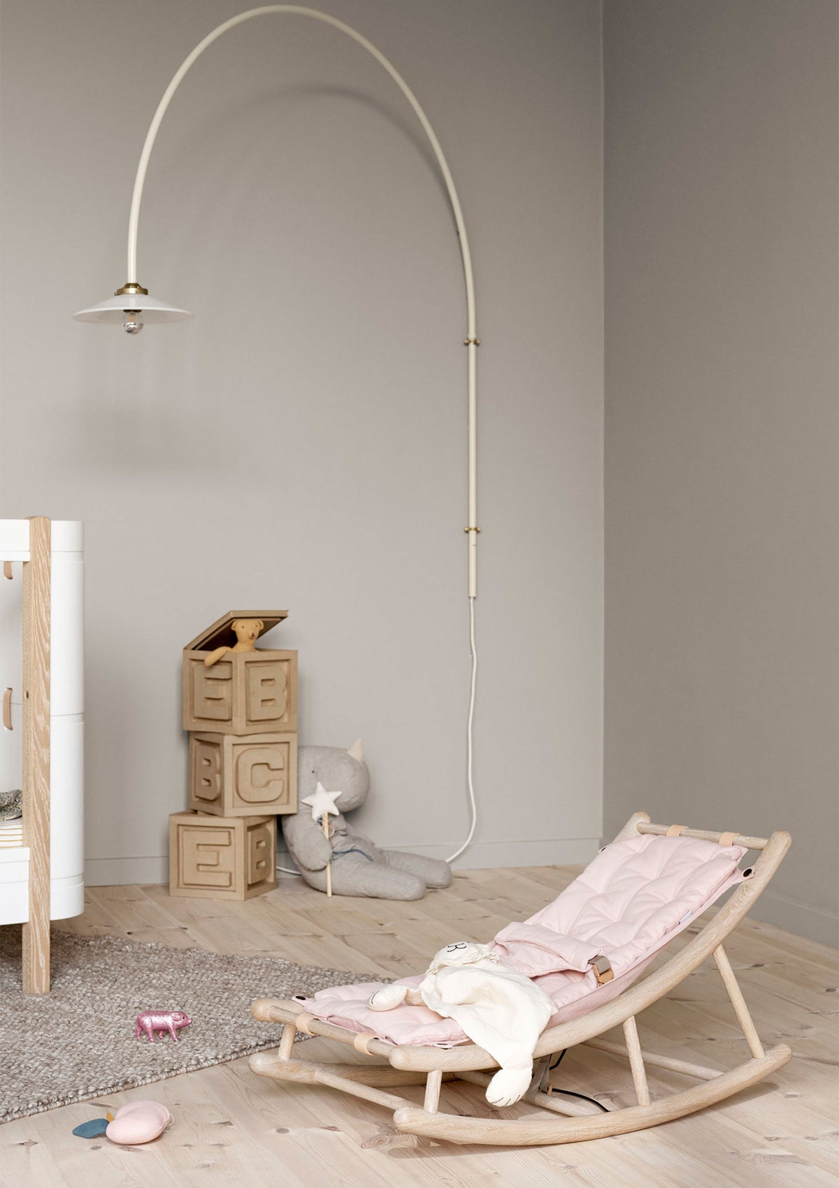 'Wood' Baby- & Kleinkind-Wippe Eiche/rosa