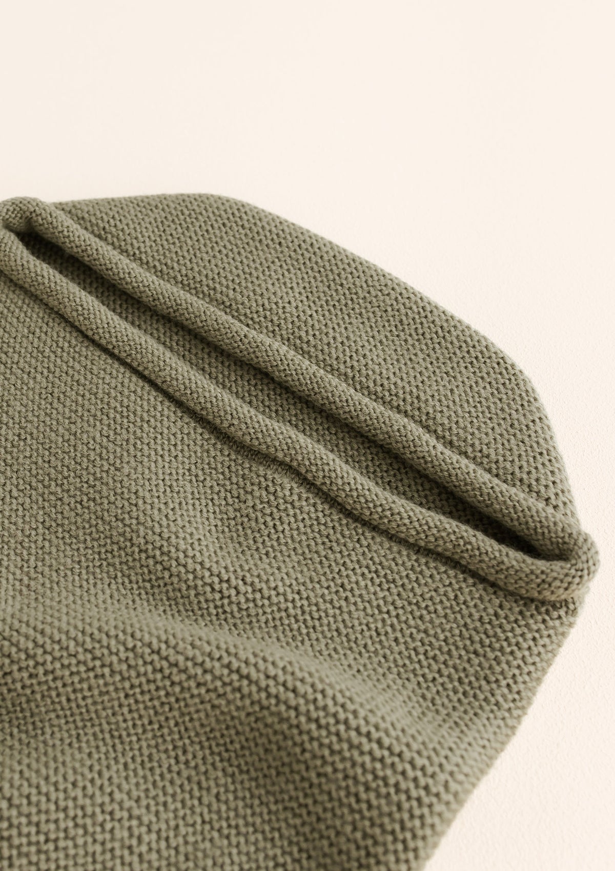 Hvid Strick-Pucksack Cocoon Artichoke